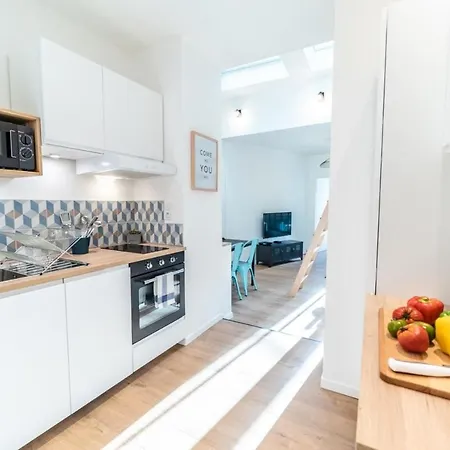The Tanneurs - Charming 6-person - Steps From Valmy Metro Lyon
